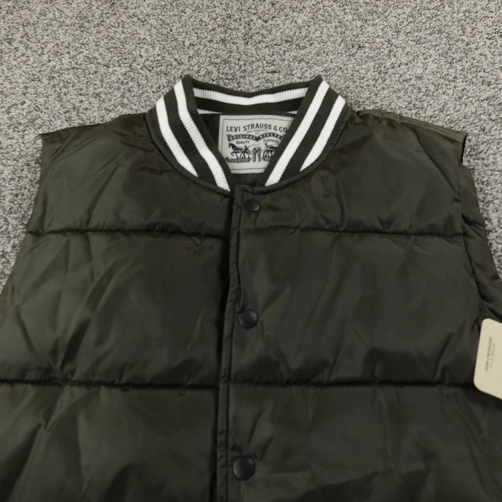 NEW Levis Vest Mens L Green Quilted Insulated Puffer Snap Zip Varsity Bomber Top